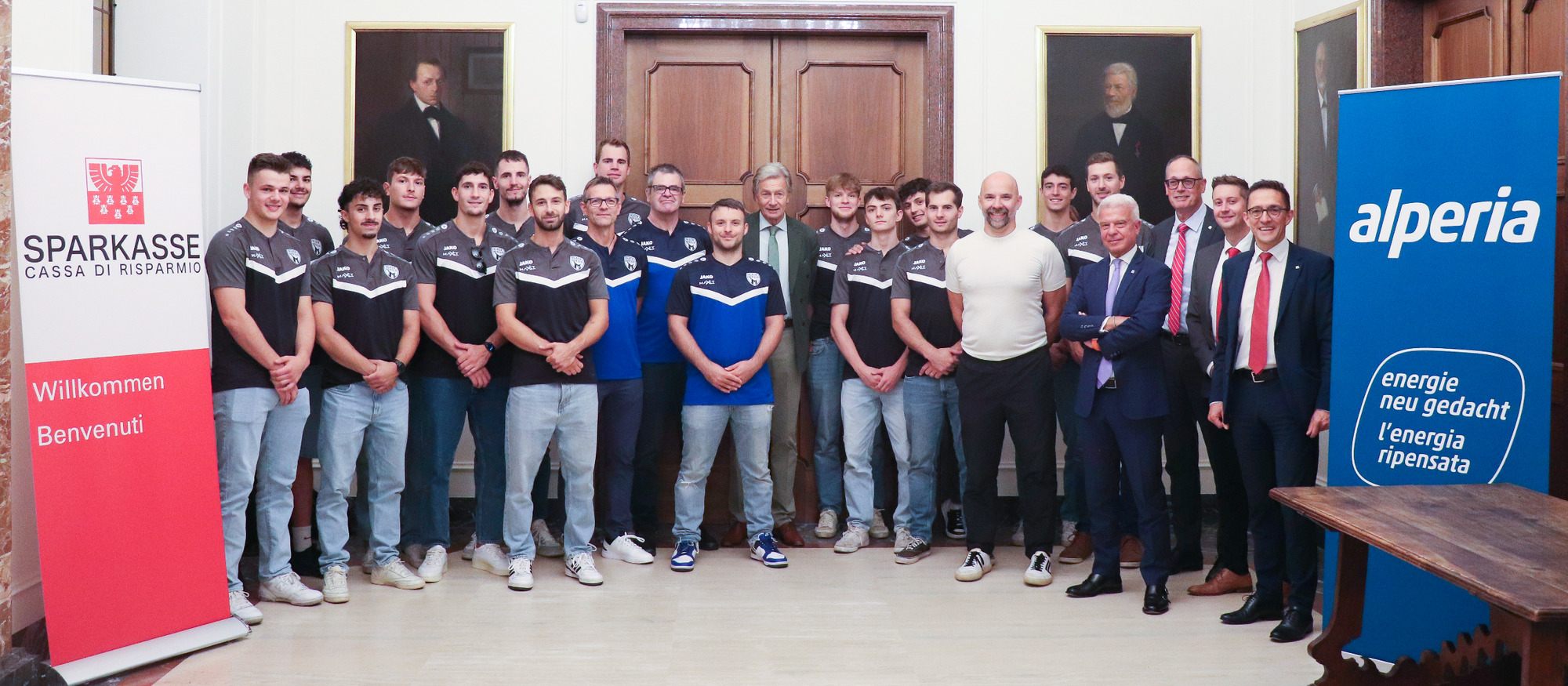 Presentazione squadra alla Cassa di Risparmio a Bolzano